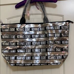 ✨Bling✨ Victoria’s Secret Tote w/Toiletries Bag​